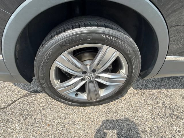 Used 2021 Volkswagen Tiguan SEL w/ 3-Row Tiguan MDO Package FWD image 11