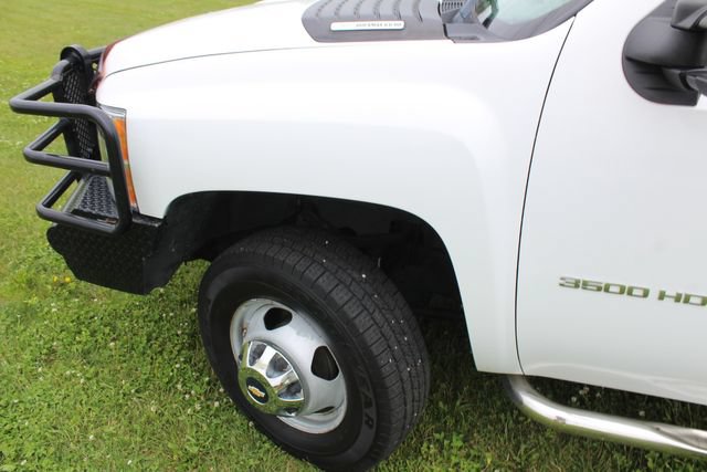 Used 2011 Chevrolet Silverado 3500 W/T AWD/4WD image 15