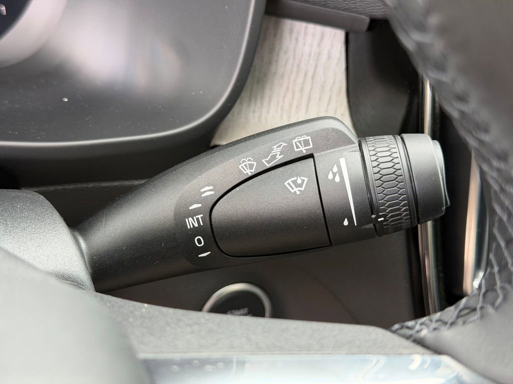 New 2026 Volvo XC40 B5 Core w/ Climate Package AWD/4WD image 30