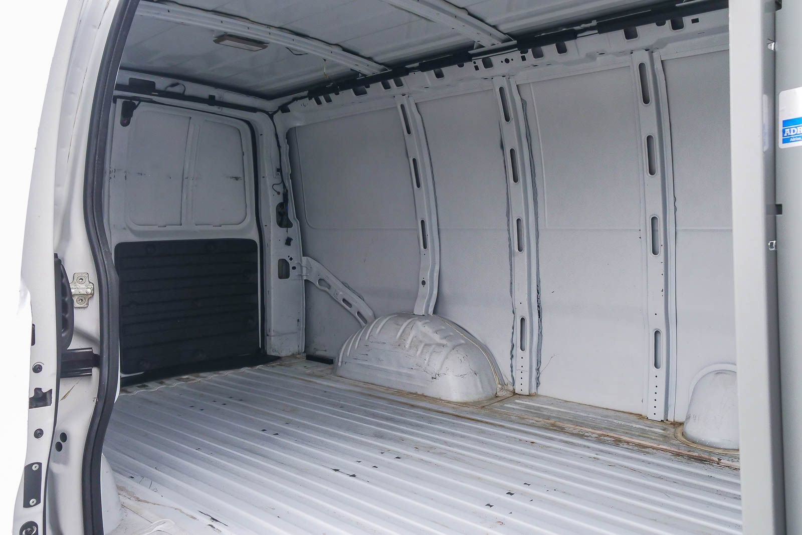 Used 2008 Chevrolet Express 2500 RWD image 11