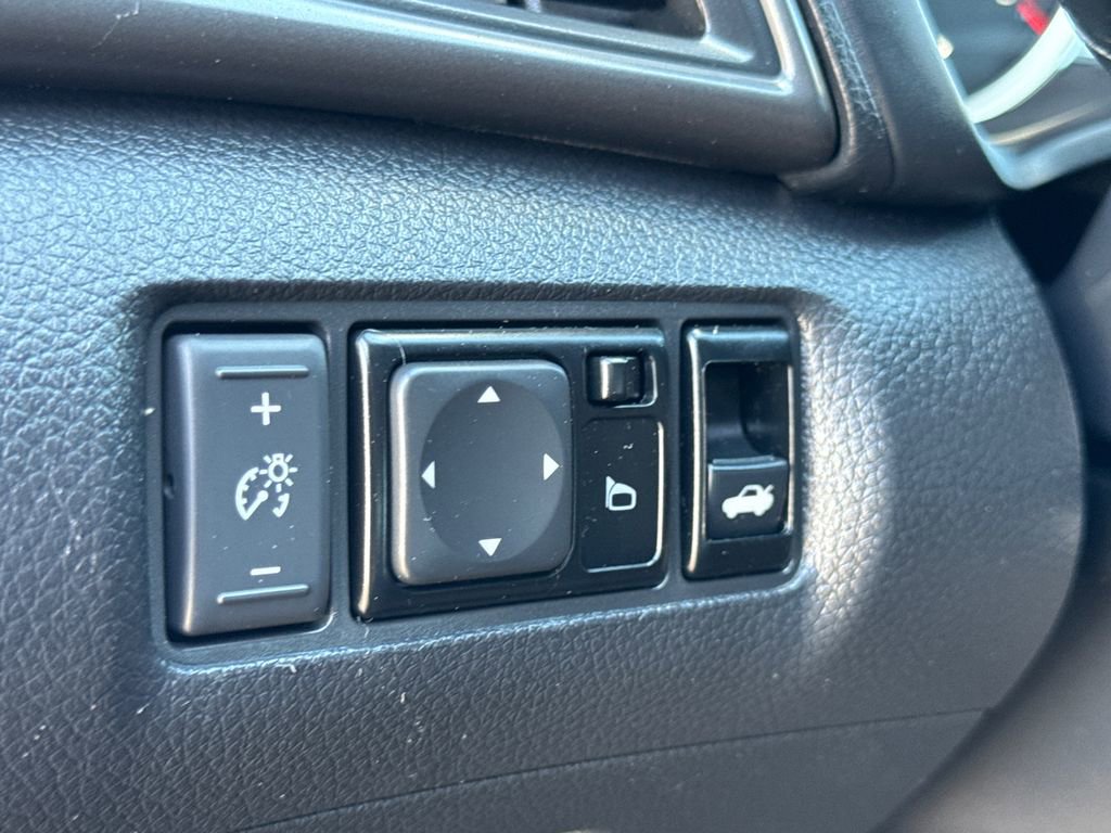 Used 2017 Nissan Sentra NISMO image 28