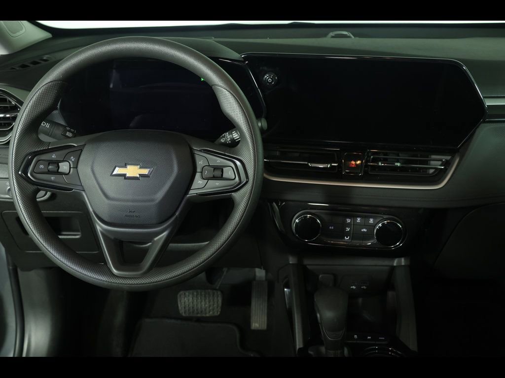 Used 2025 Chevrolet TrailBlazer LT image 13