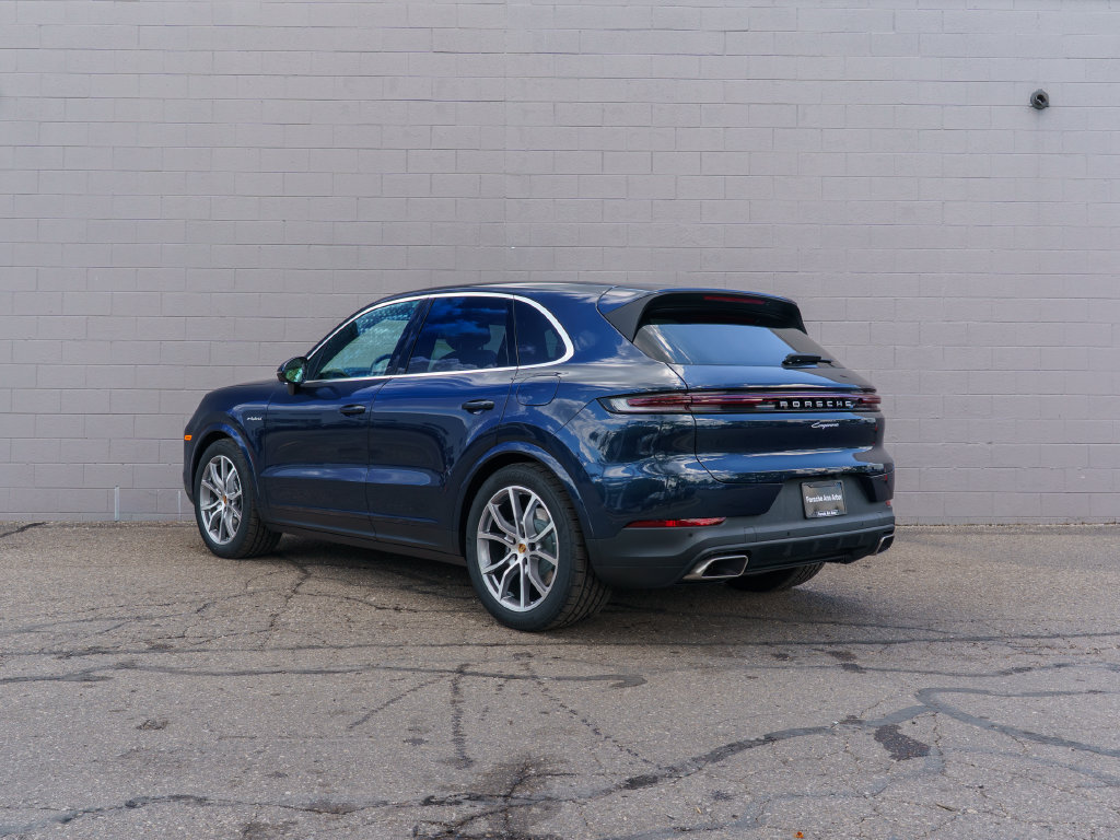 New 2026 Porsche Cayenne E-Hybrid AWD/4WD image 3