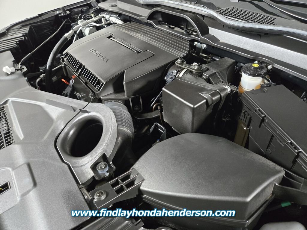 Certified 2025 Honda Pilot Touring image 24