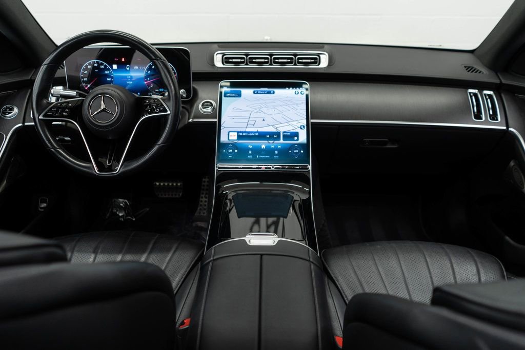 Used 2022 Mercedes-Benz S 500 4MATIC w/ AMG Line Package image 9