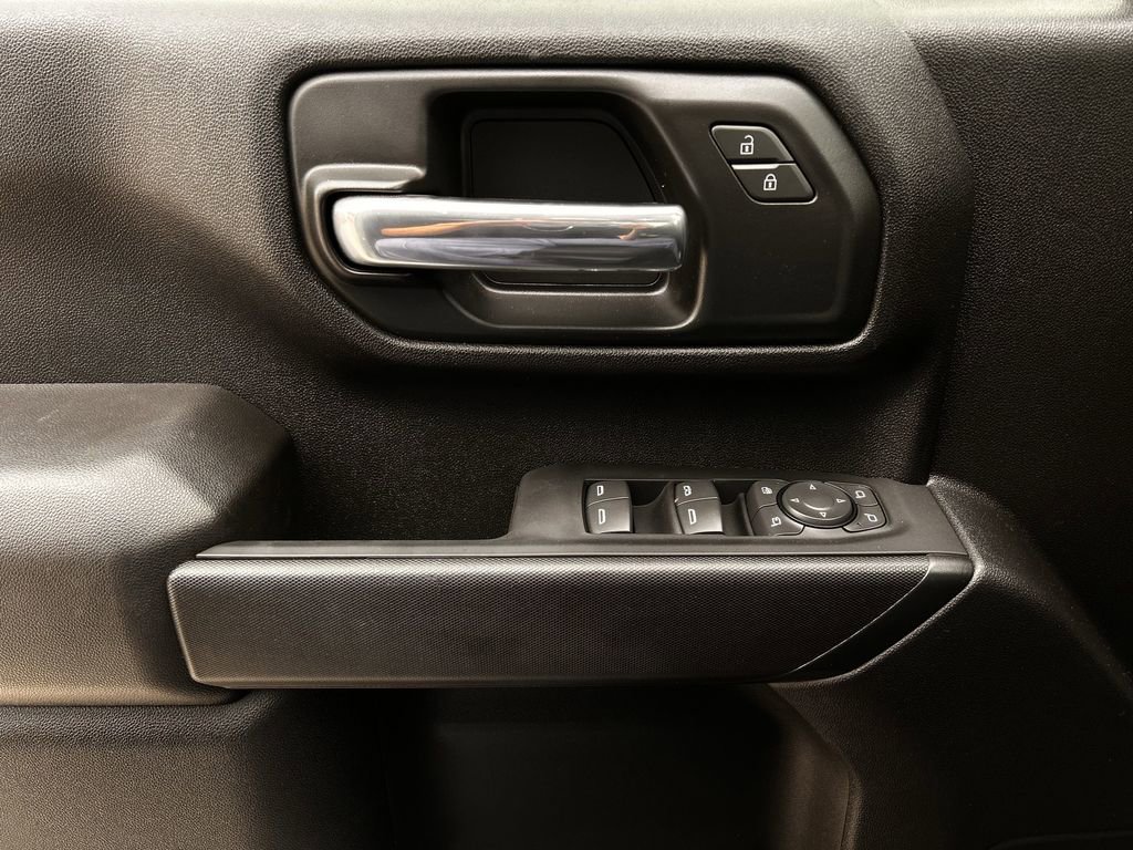 Used 2025 Chevrolet Silverado 2500 Custom w/ Custom Value Package image 24