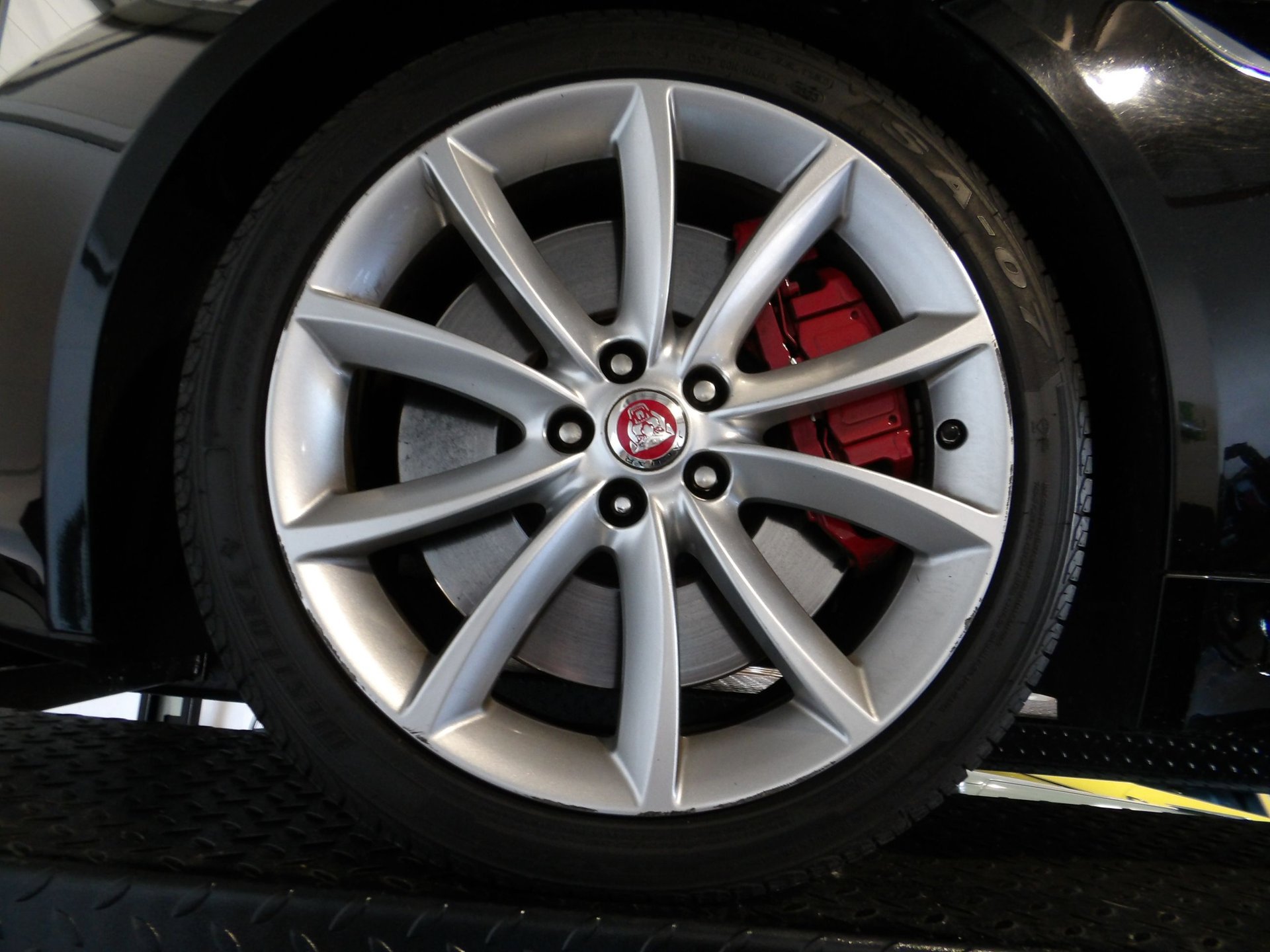 Used 2015 Jaguar F-TYPE S image 82