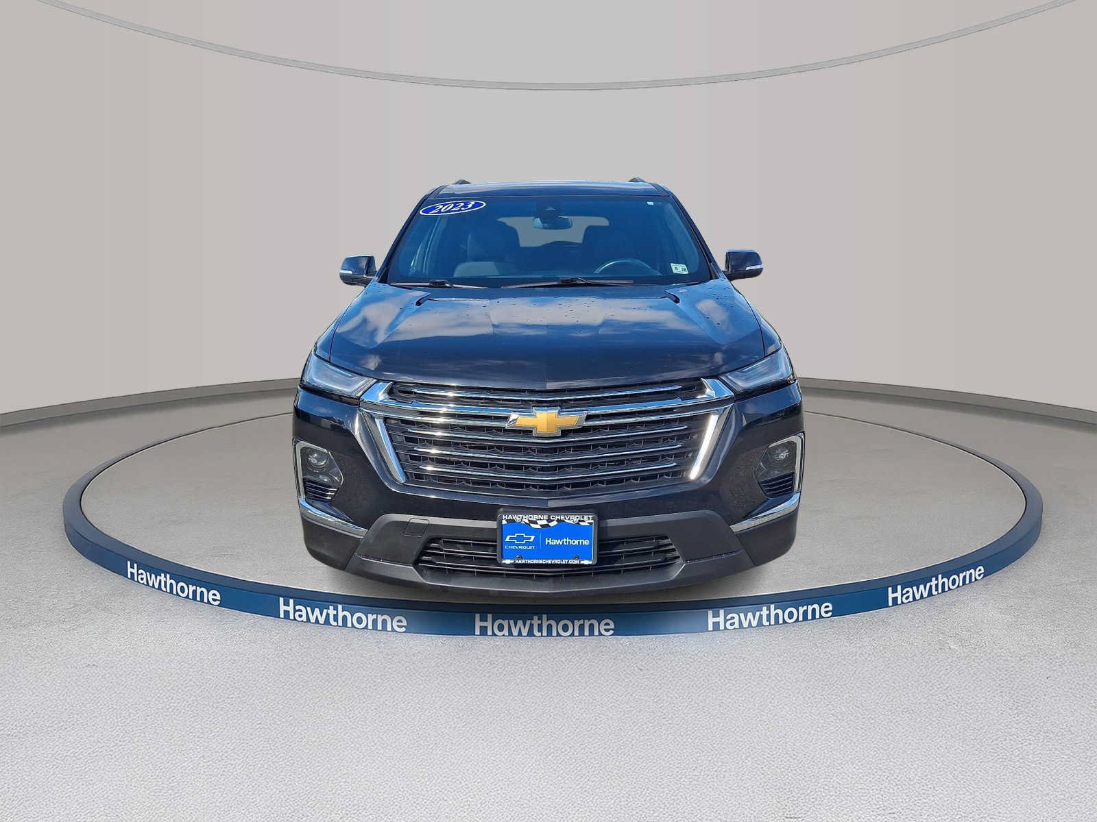 Used 2023 Chevrolet Traverse LT AWD/4WD image 2
