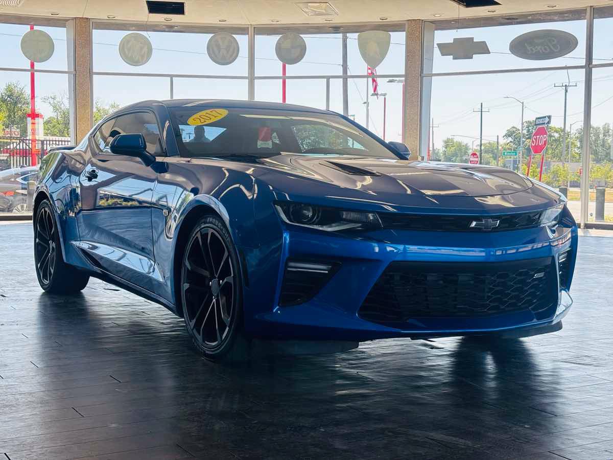 Used 2017 Chevrolet Camaro SS RWD image 4