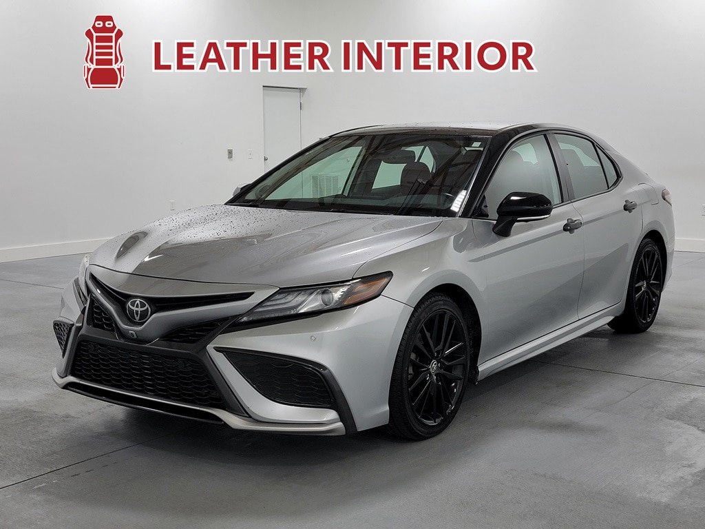 Used 2022 Toyota Camry XSE w/ Navigation Package FWD image 4