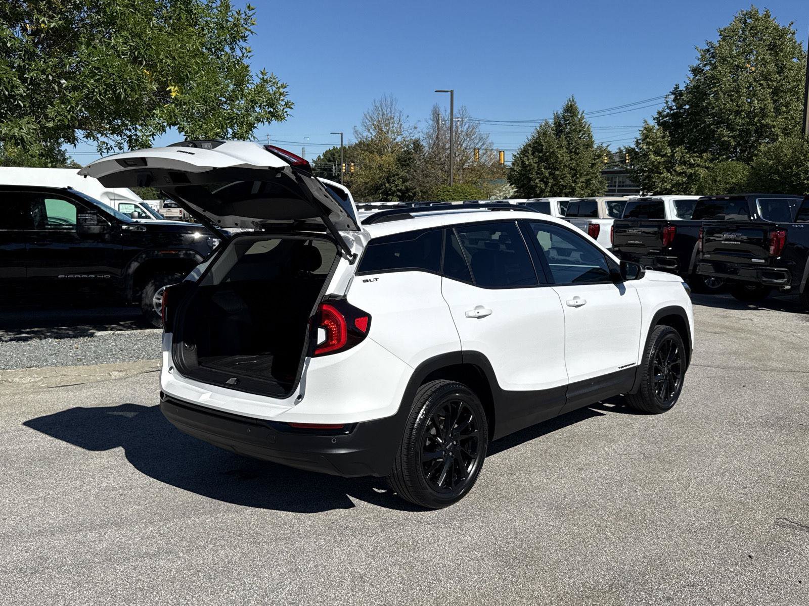 Used 2023 GMC Terrain SLT w/ Elevation Edition AWD/4WD image 11