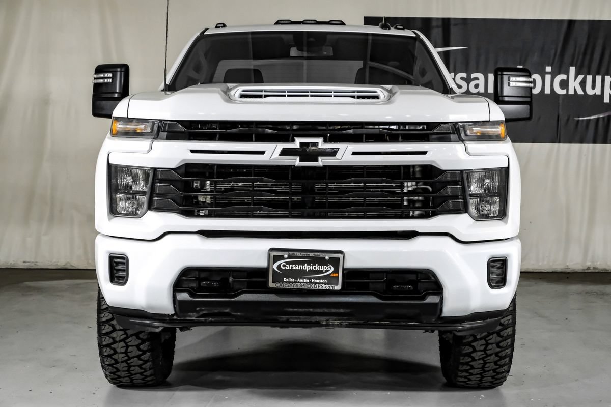 Used 2025 Chevrolet Silverado 3500 W/T AWD/4WD image 3