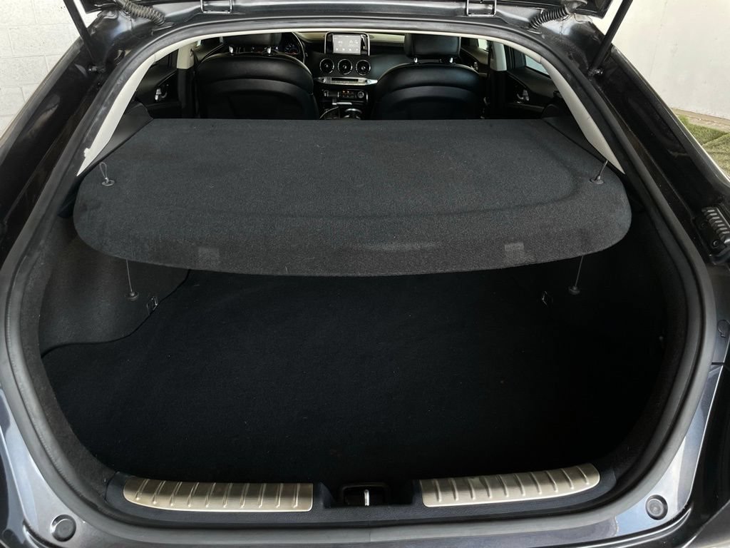 Used 2019 Kia Stinger RWD image 22