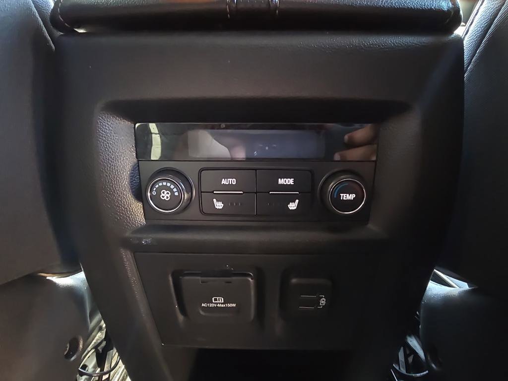 Used 2023 Chevrolet Traverse Premier image 30