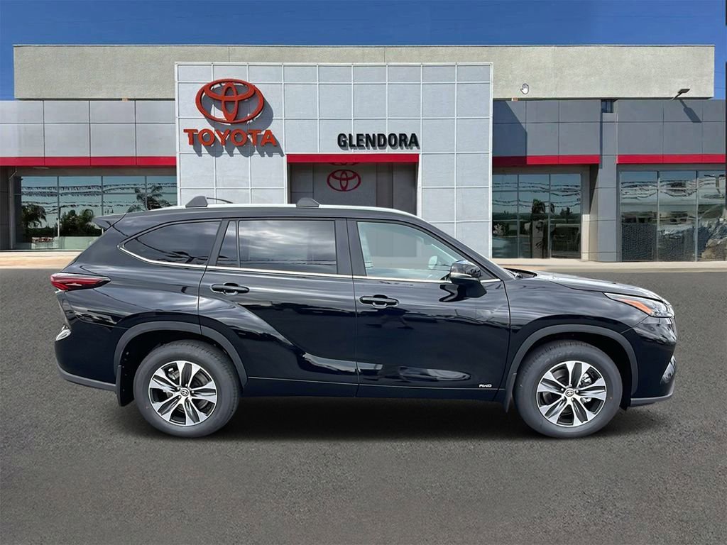 New 2026 Toyota Highlander XLE video 2