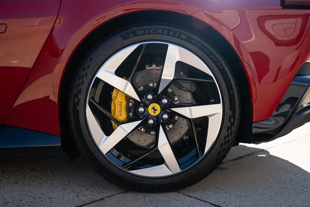 Used 2025 Ferrari 12Cilindri image 18