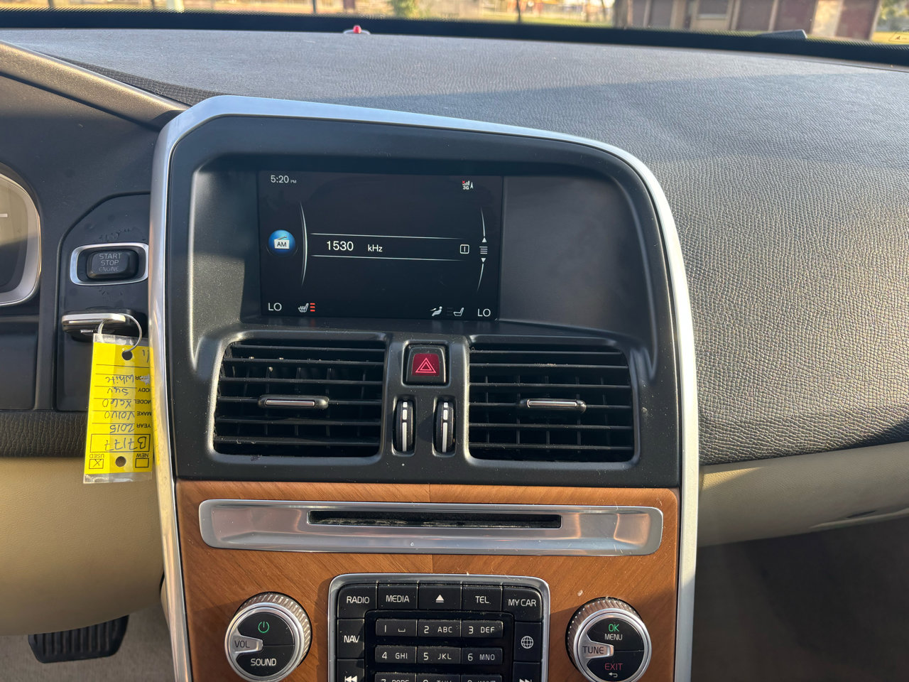 Used 2015 Volvo XC60 T6 w/ Proximity Package image 13