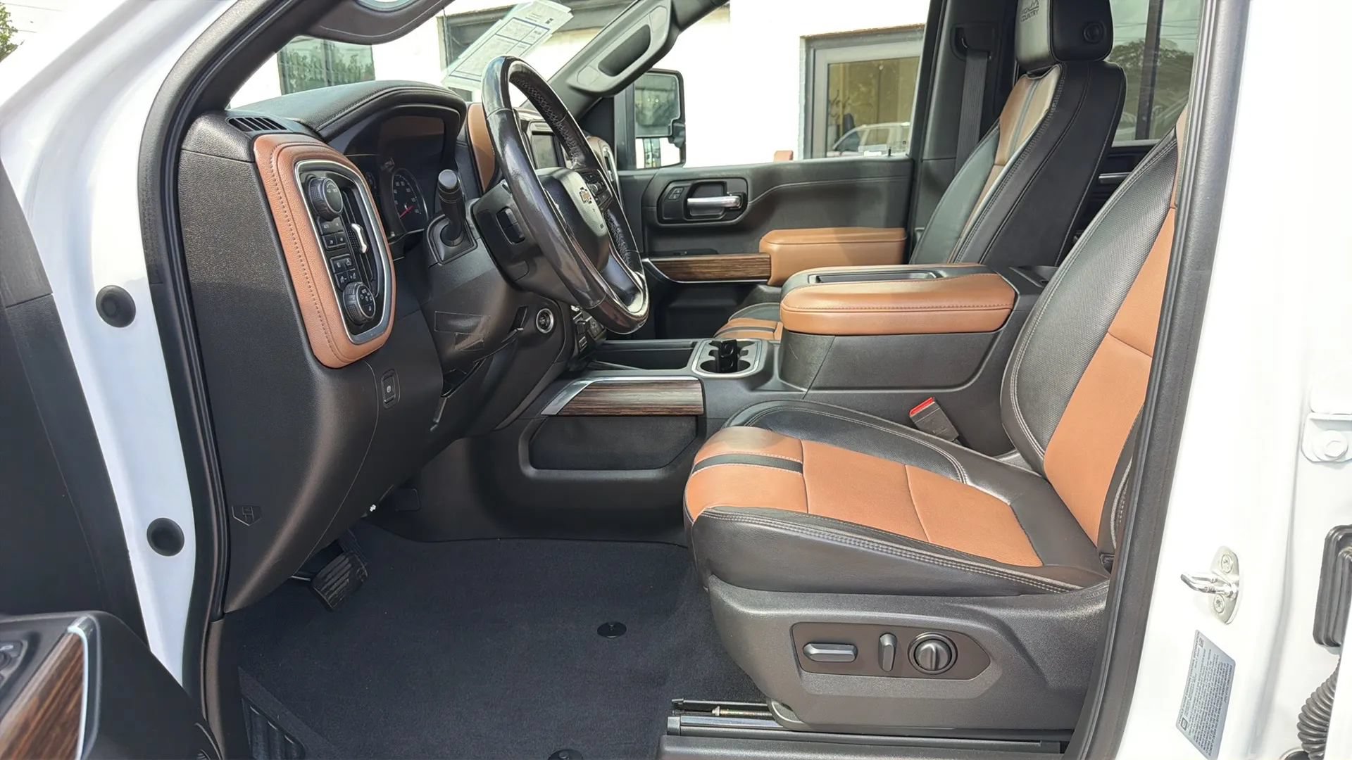 Used 2022 Chevrolet Silverado 2500 High Country AWD/4WD image 9