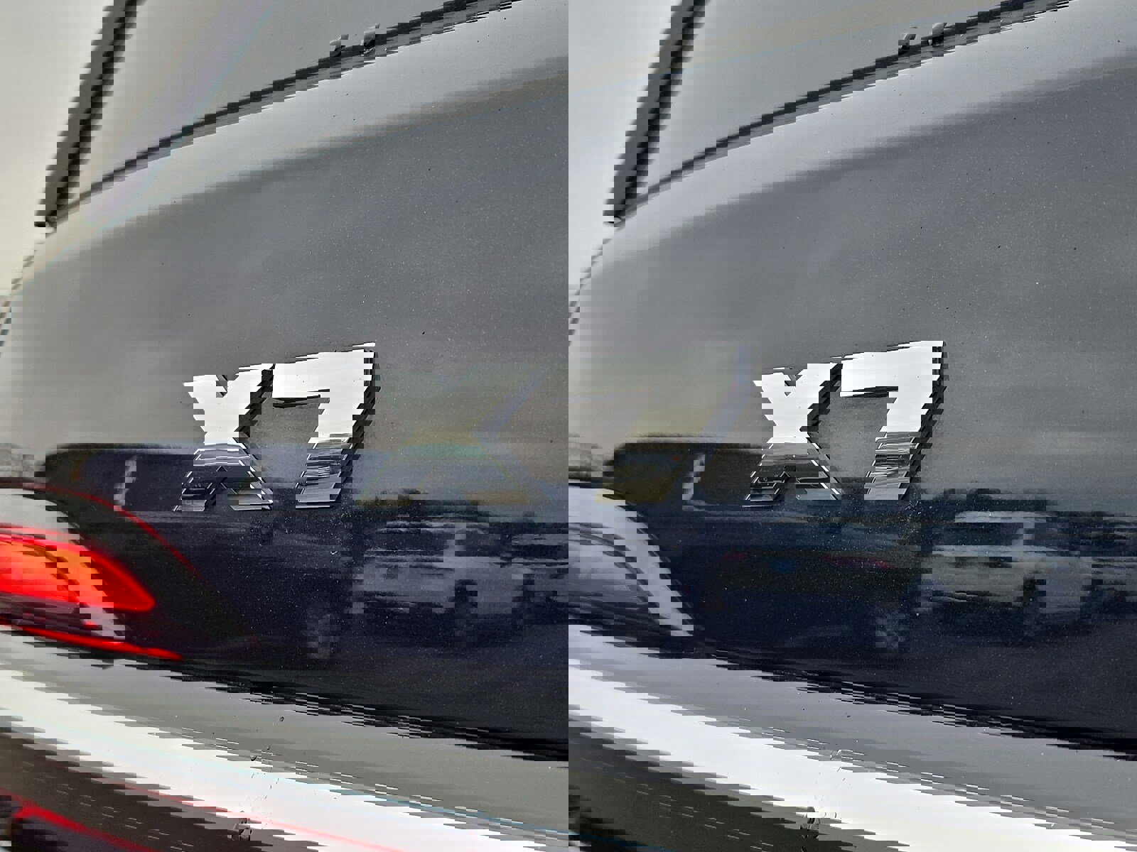 Used 2023 BMW X7 M60i w/ Executive Package image 31