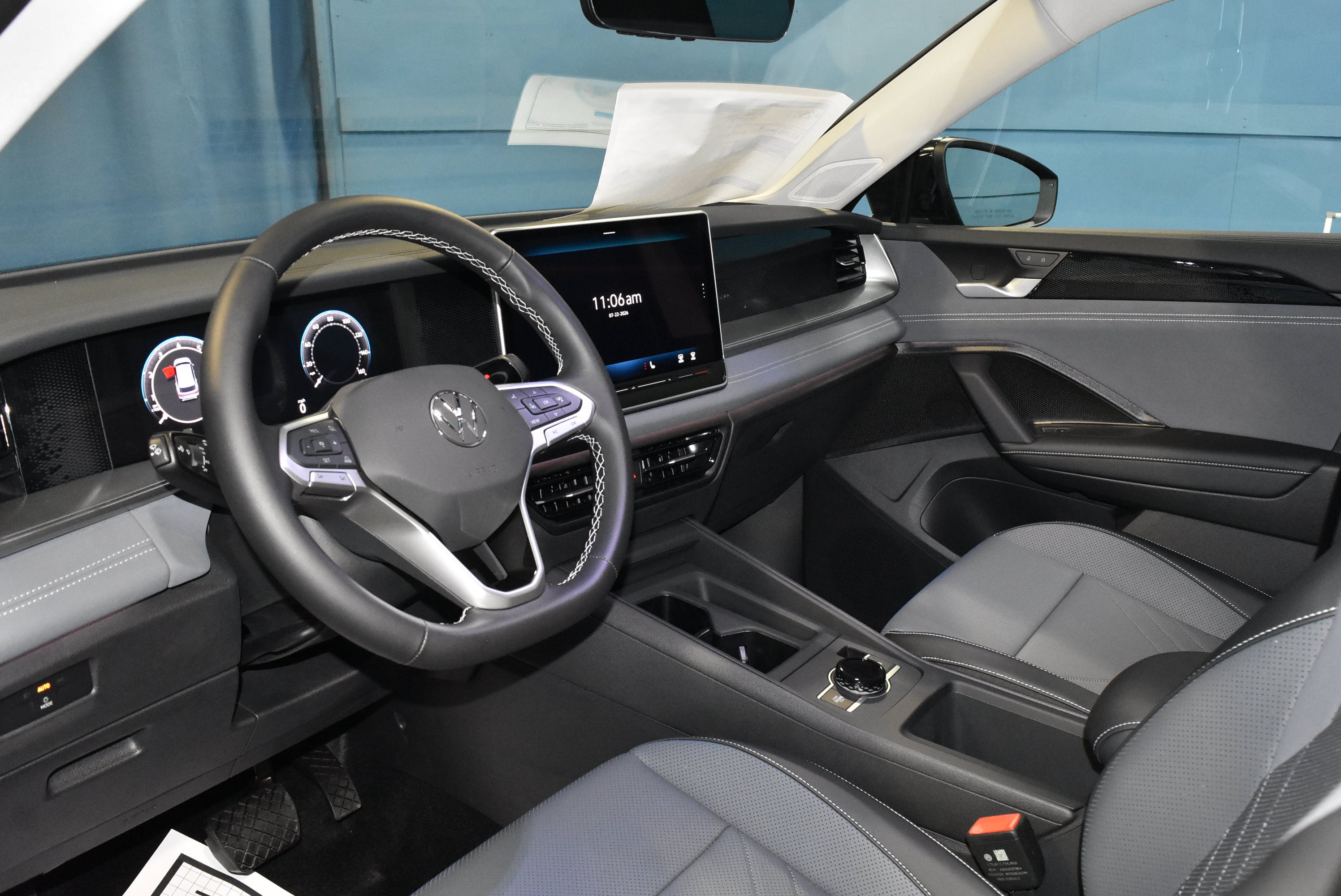 New 2026 Volkswagen Tiguan SE AWD/4WD image 2