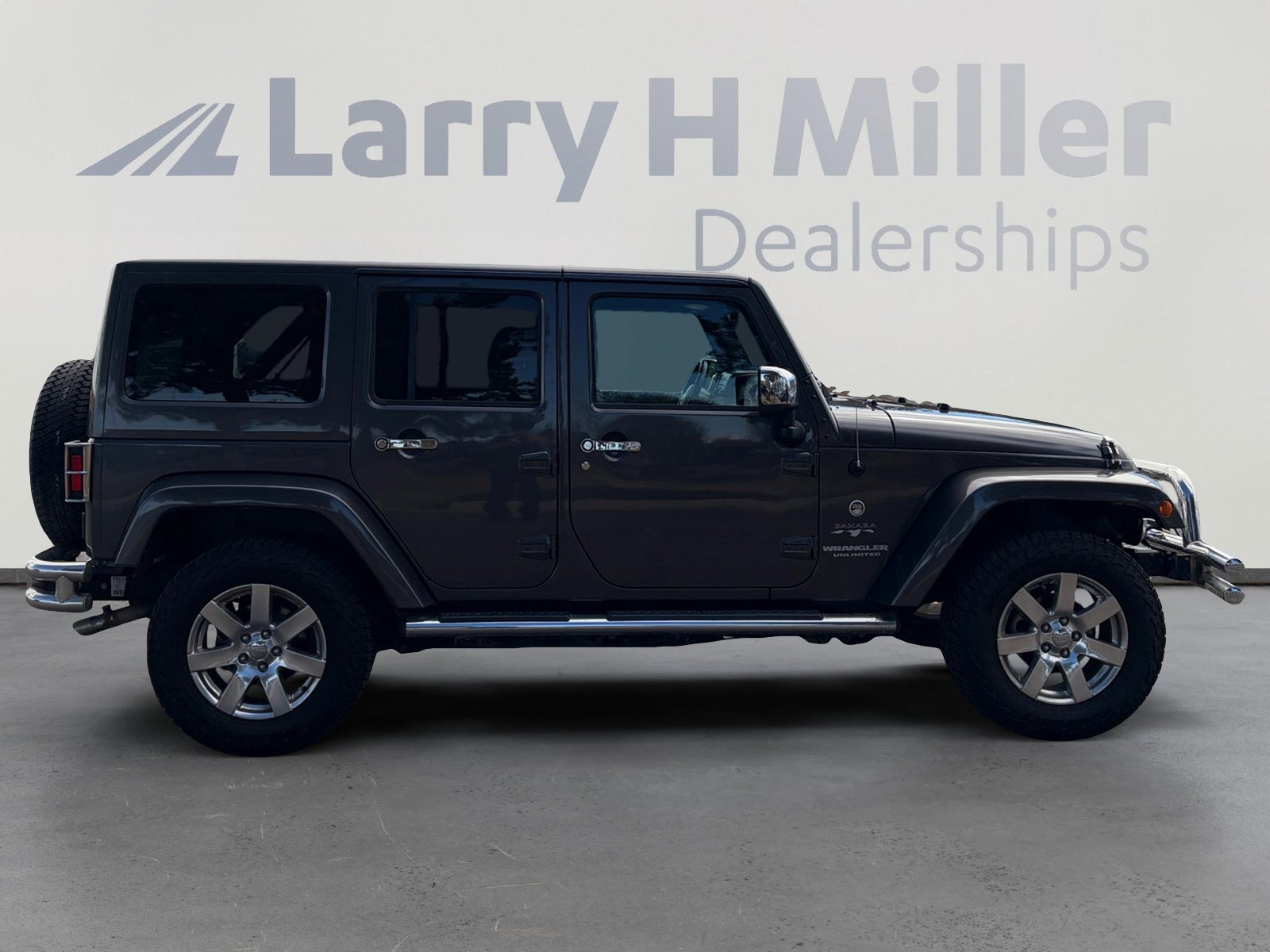 Used 2016 Jeep Wrangler Unlimited Sahara w/ Mopar Chrome Edition Group image 6
