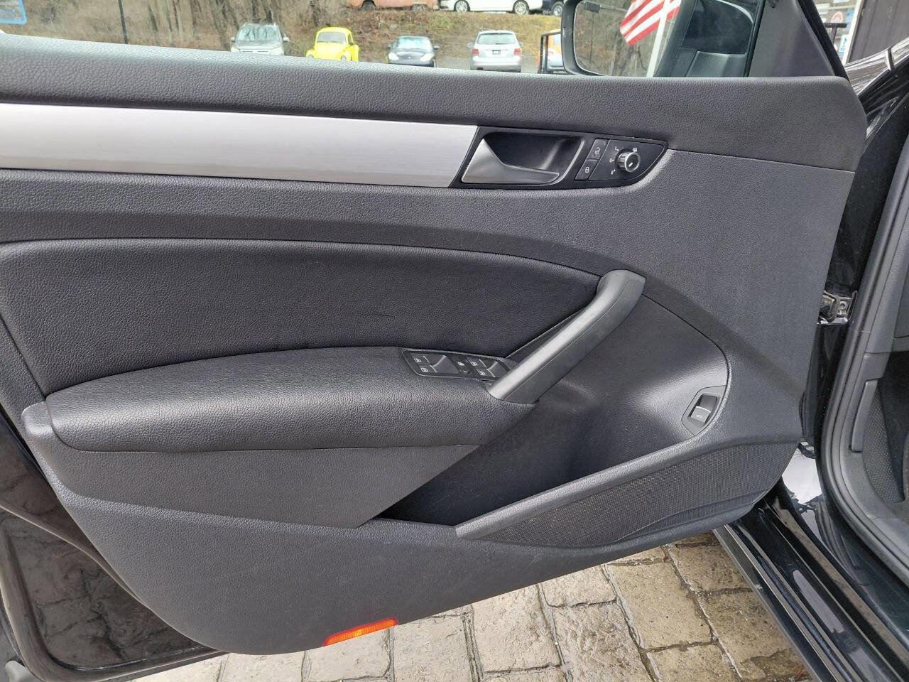 Used 2013 Volkswagen Passat TDI SE image 12