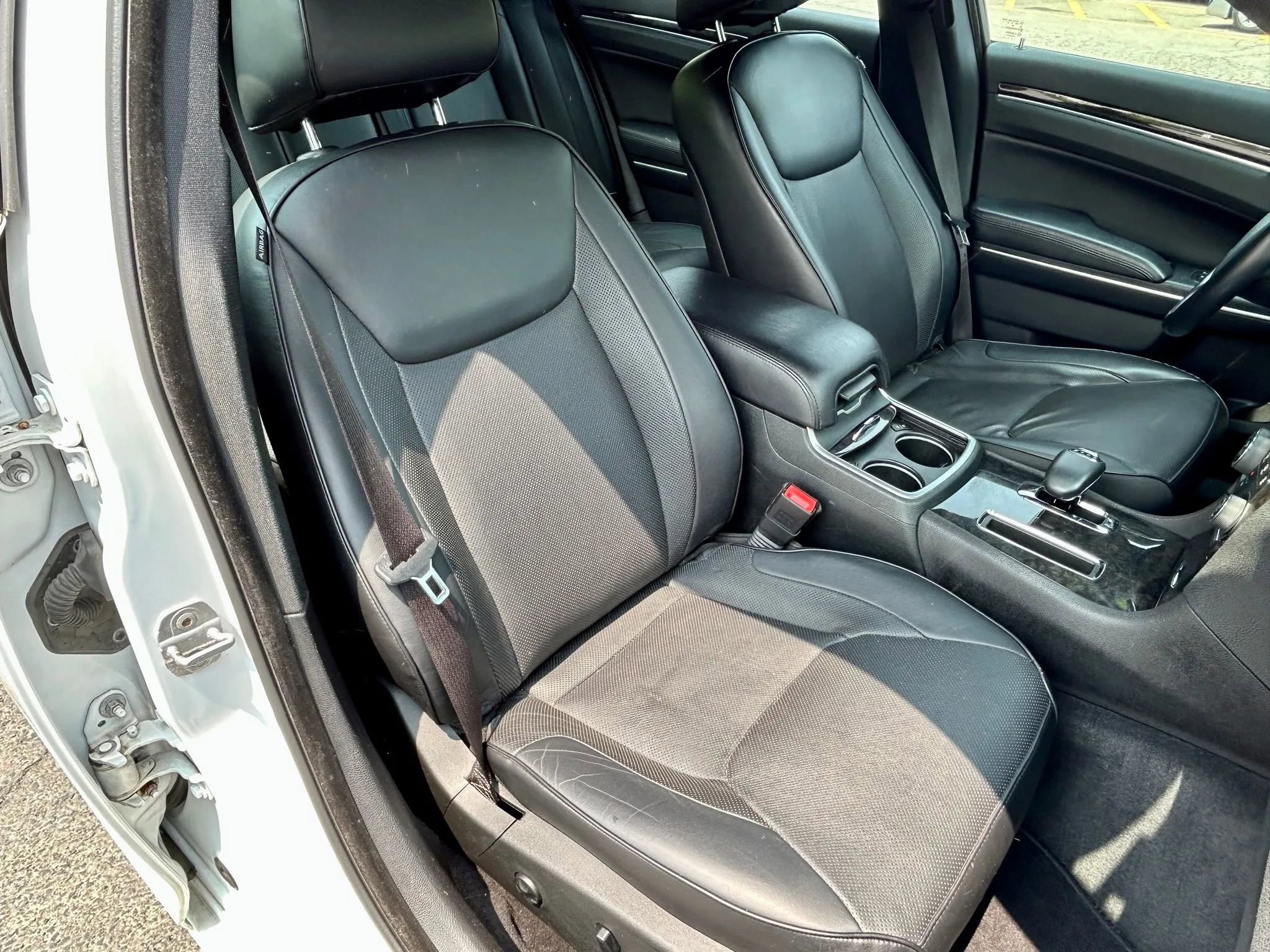 Used 2014 Chrysler 300 C w/ Light Group image 17