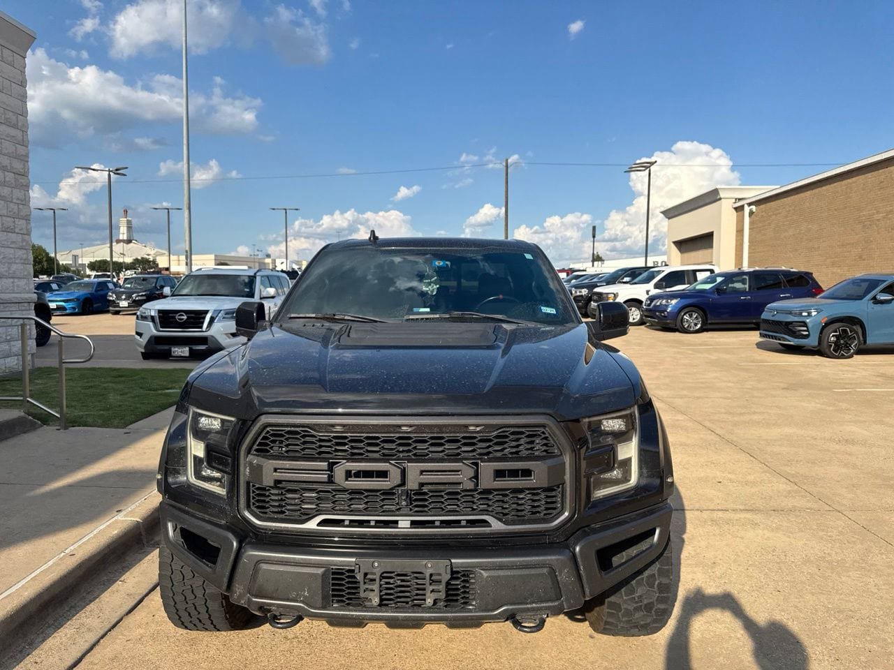 Used 2019 Ford F150 Raptor w/ Equipment Group 802A Luxury AWD/4WD image 2
