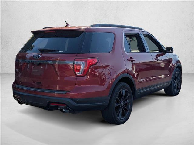 Used 2018 Ford Explorer XLT w/ Equipment Group 202A image 6