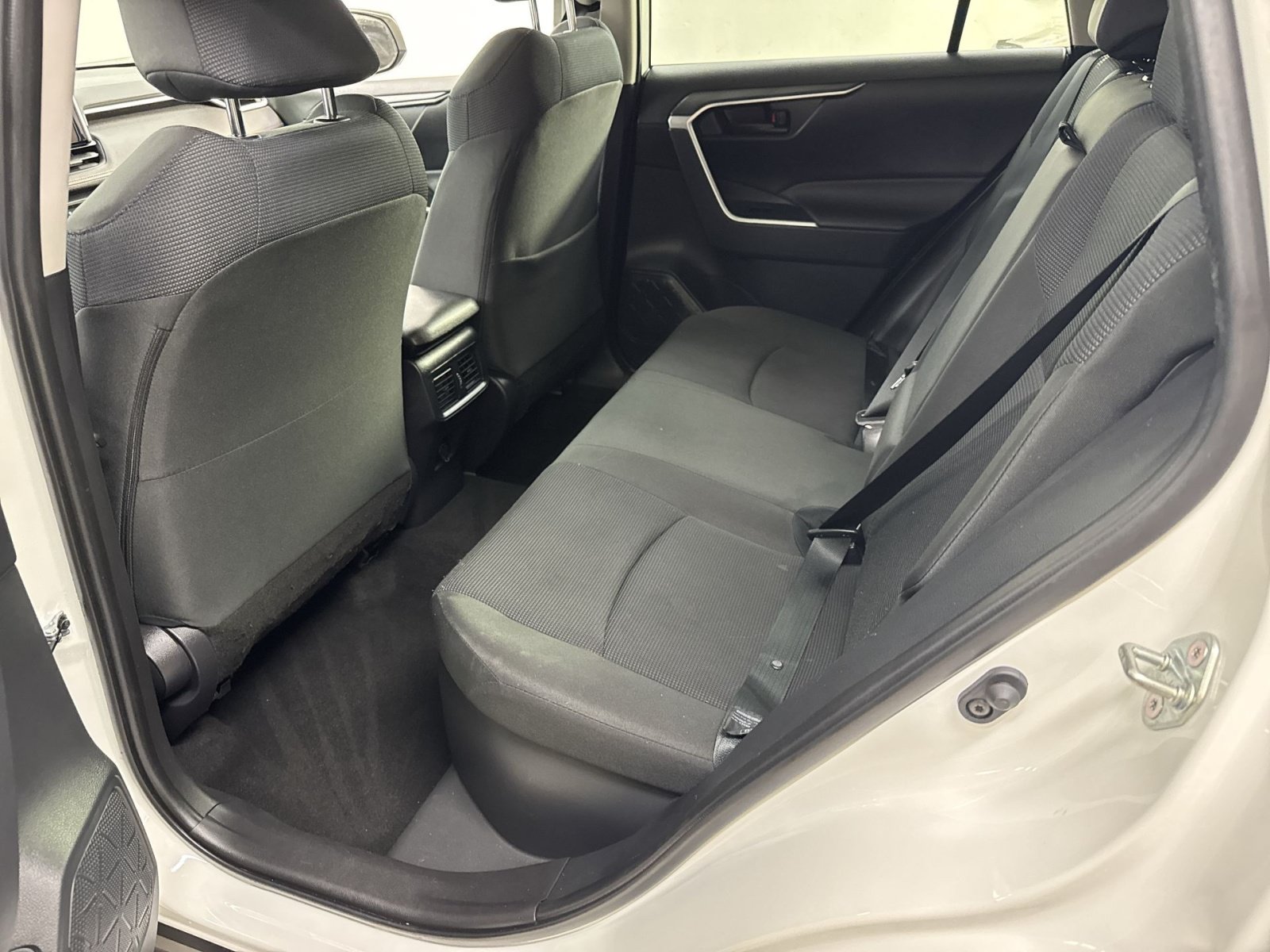 Used 2025 Toyota RAV4 LE AWD/4WD image 36