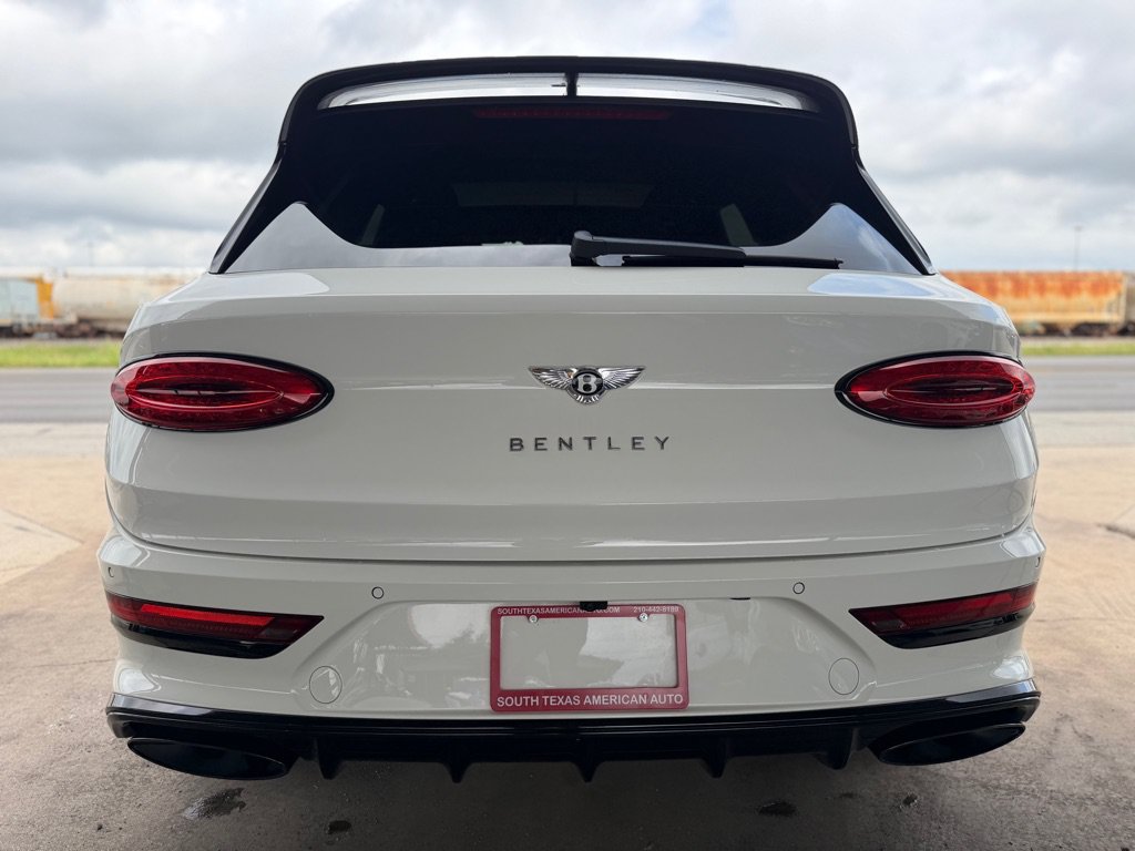 Used 2021 Bentley Bentayga Speed AWD/4WD image 4