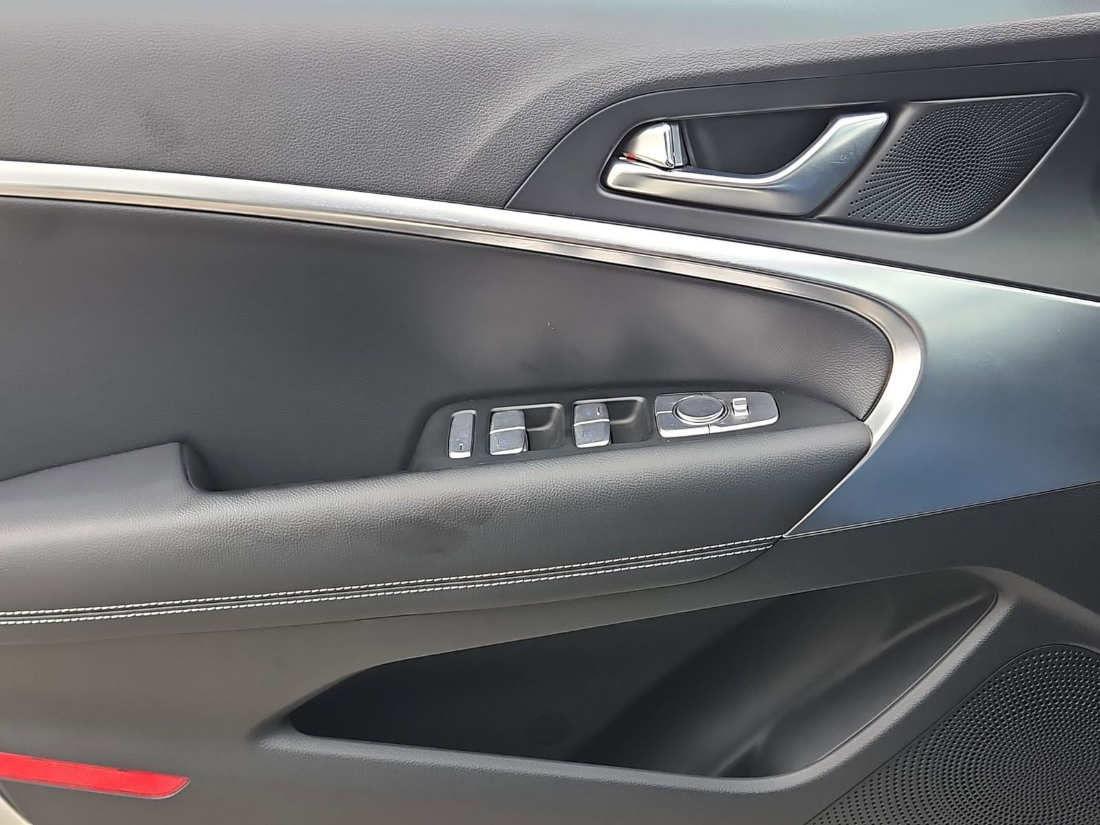 Certified 2026 Genesis G70 2.5T RWD image 29