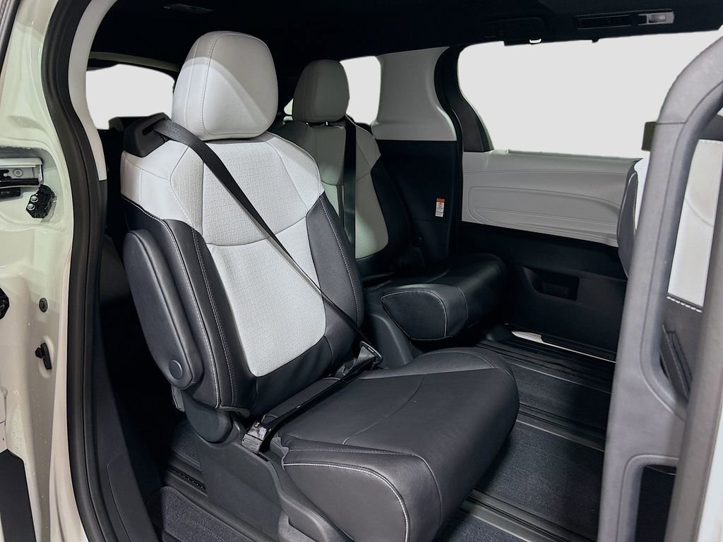 New 2025 Toyota Sienna XSE FWD image 26