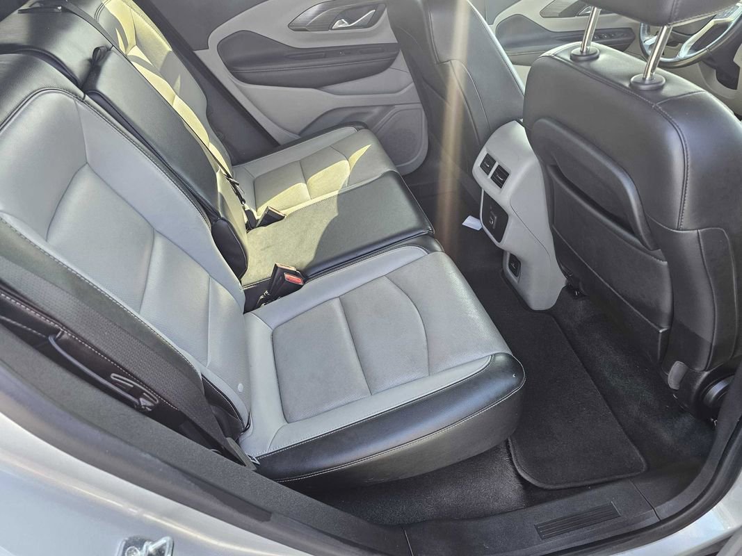 Used 2022 GMC Terrain SLT image 18
