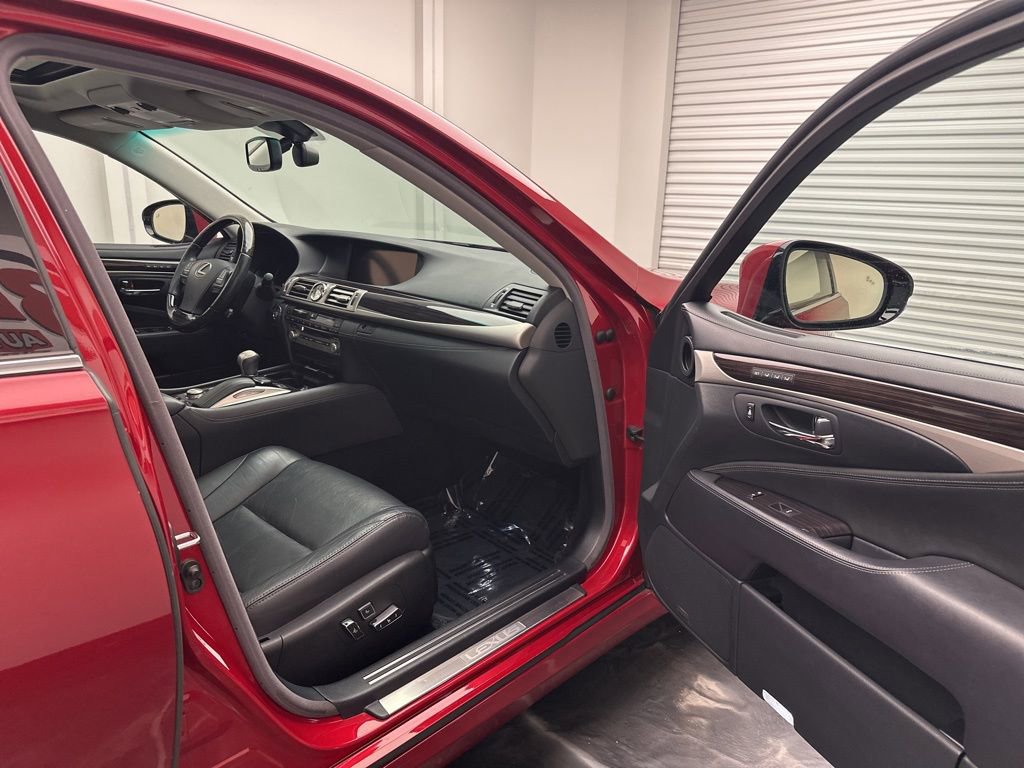 Used 2017 Lexus LS 460 AWD w/ Comfort Package image 7