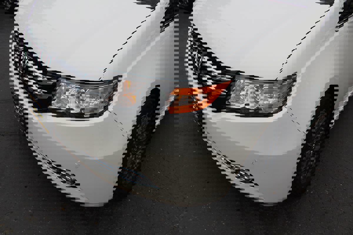 Used 2015 Honda Odyssey Touring Elite image 10