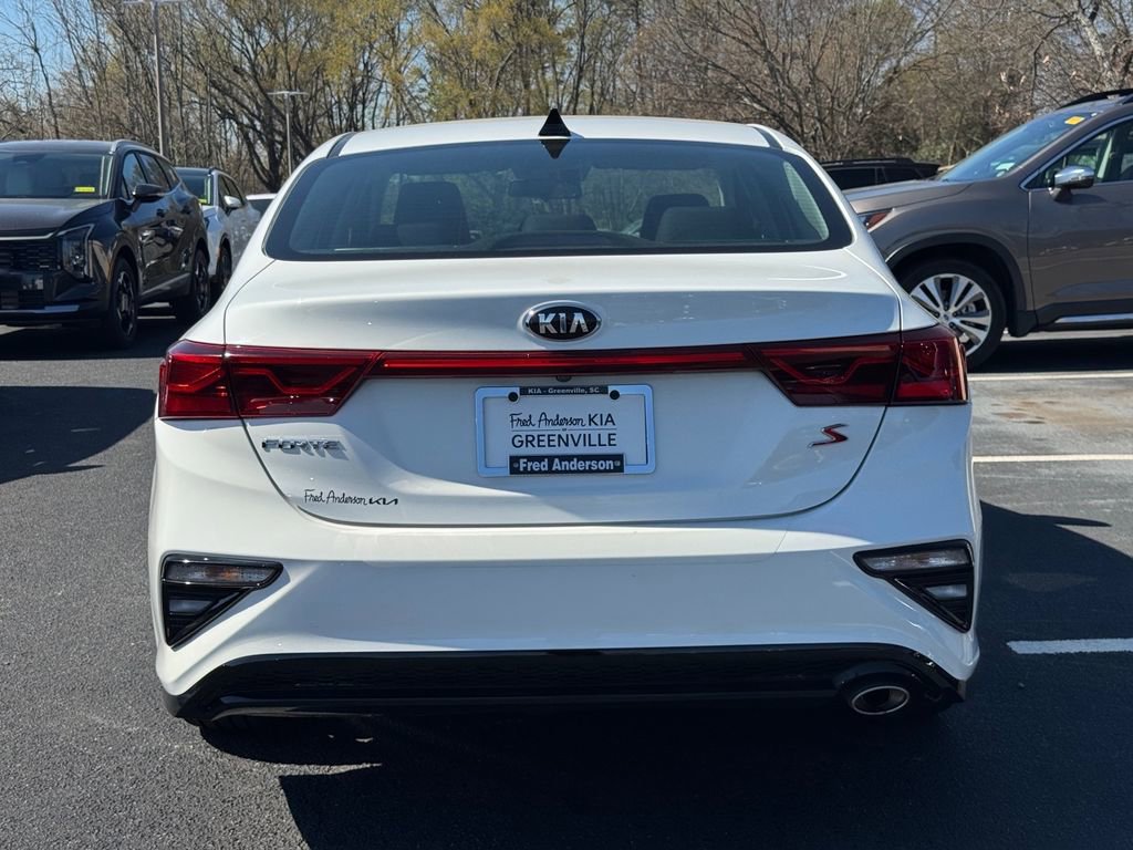 Certified 2019 Kia Forte S image 4