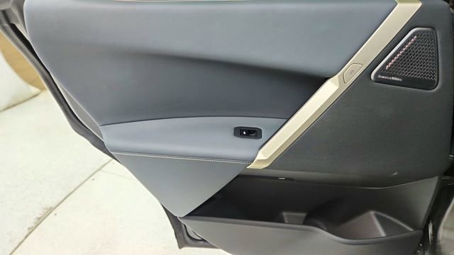 Used 2023 BMW iX M60 image 31