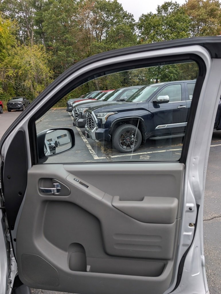 Used 2020 Nissan Frontier SV w/ SV Utility Package image 19