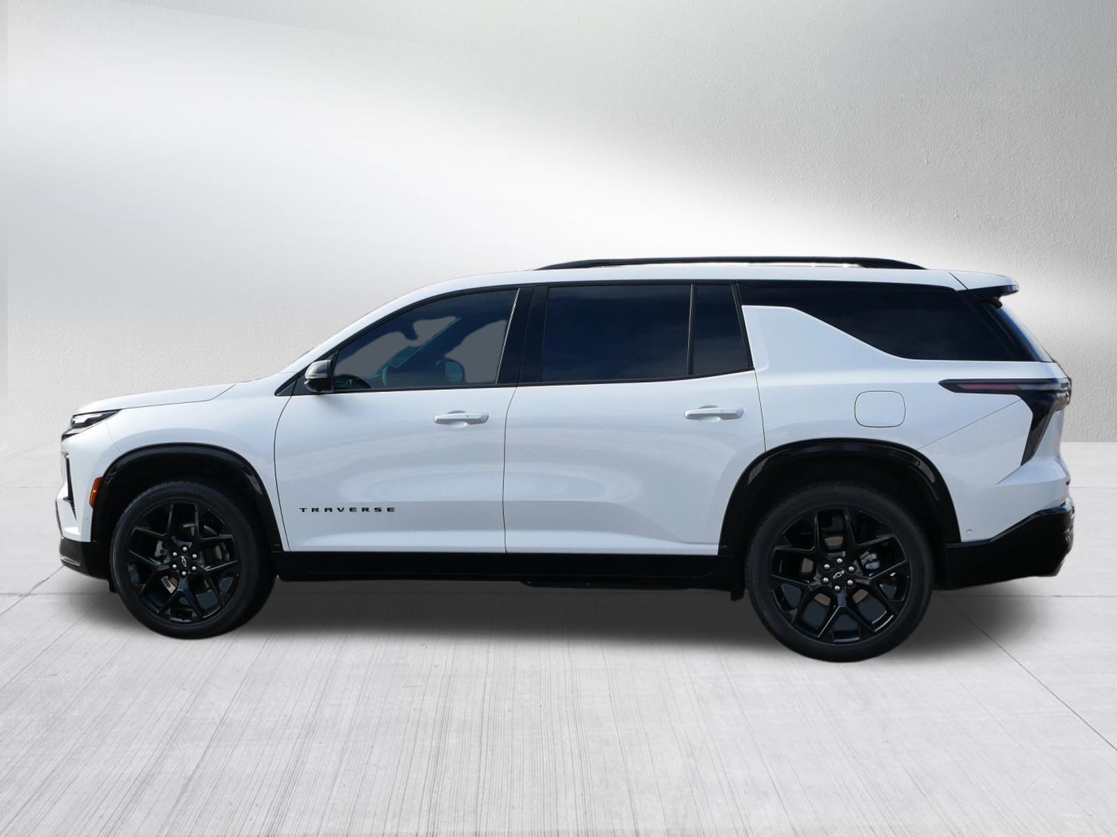Used 2024 Chevrolet Traverse RS image 4