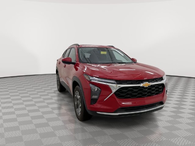 Certified 2026 Chevrolet Trax LT w/ Sunroof Package FWD image 4