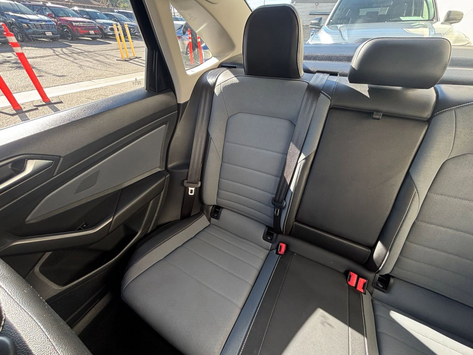 Used 2025 Volkswagen Jetta SE image 39