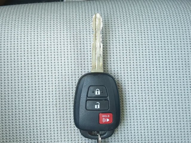Certified 2025 Toyota Corolla Cross L FWD image 33