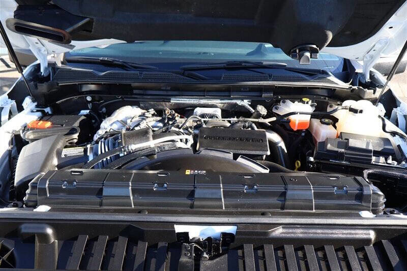 Used 2024 GMC Sierra 3500 Denali w/ Denali Reserve Package image 9