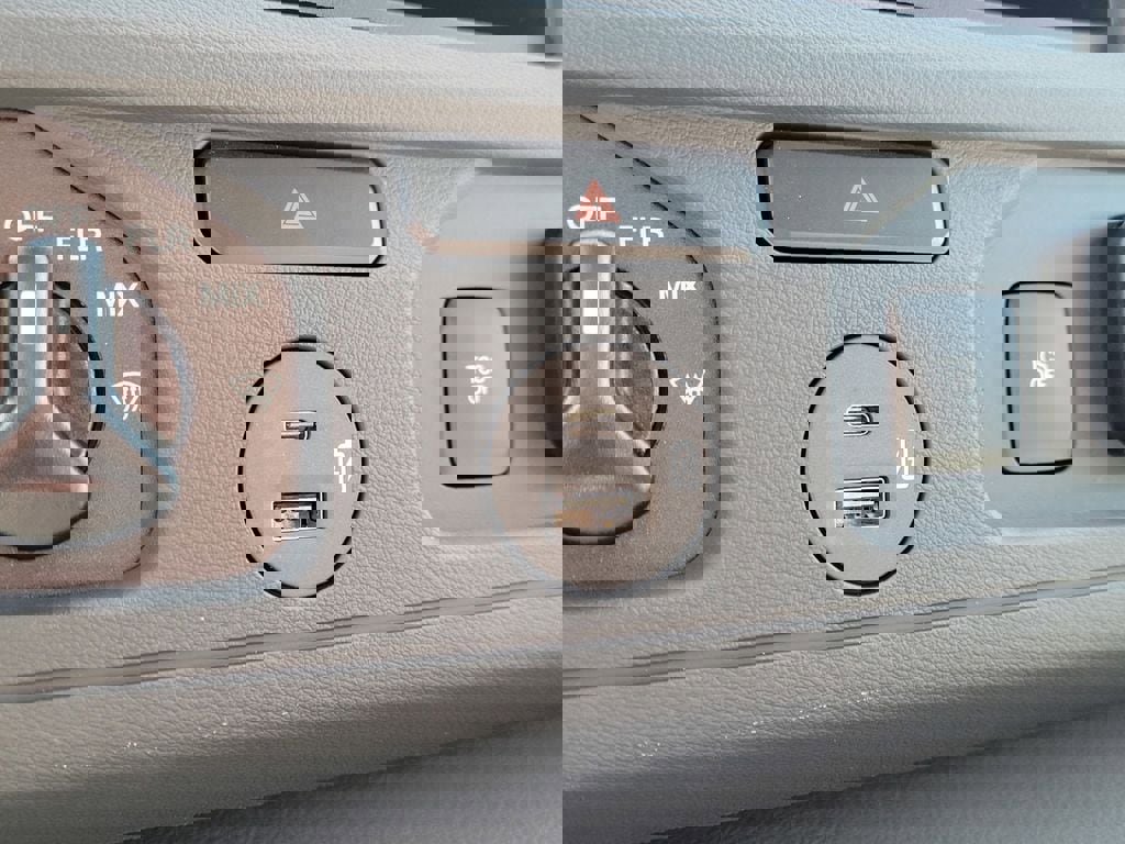 New 2025 Ford E-450 and Econoline 450 Super Duty w/ Power Equipment Group image 23