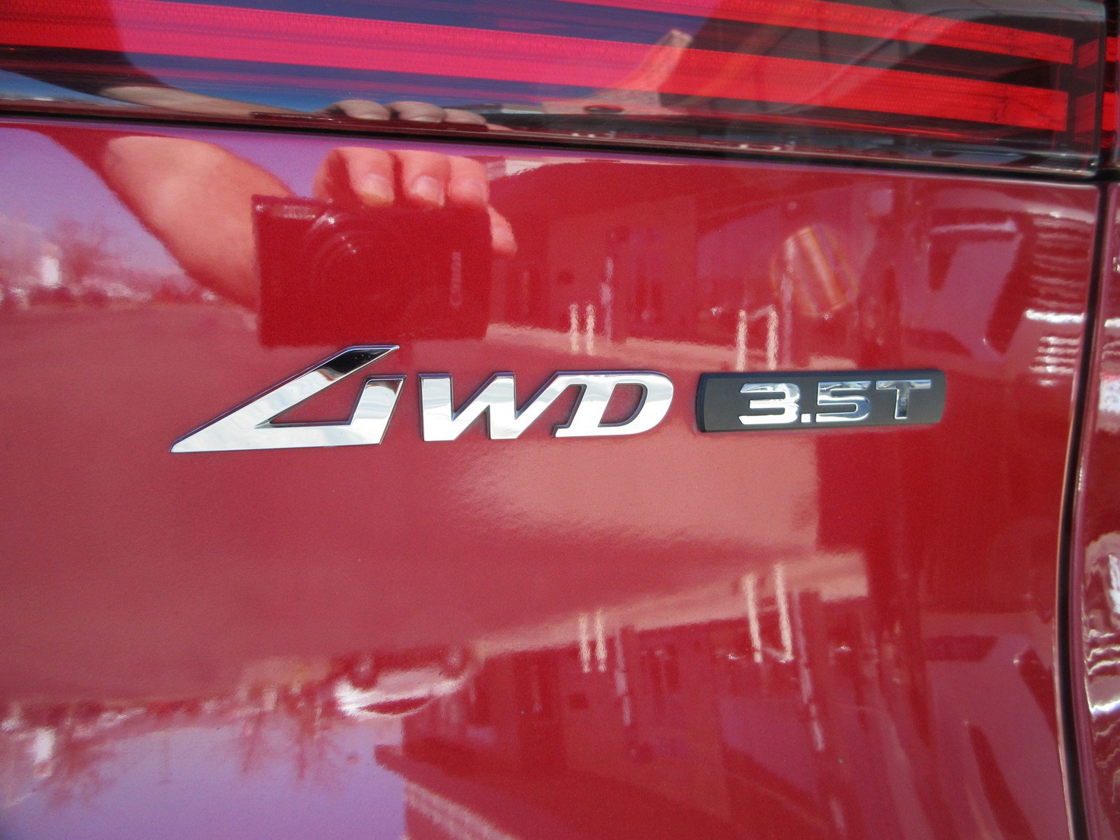 Used 2023 Genesis GV70 3.5T Sport w/ Sport Prestige Package image 9
