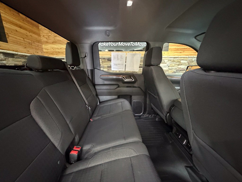 Used 2023 Chevrolet Silverado 1500 LT AWD/4WD image 31
