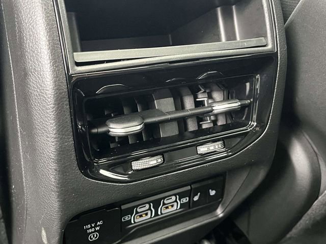 Used 2023 Jeep Grand Cherokee Limited image 20