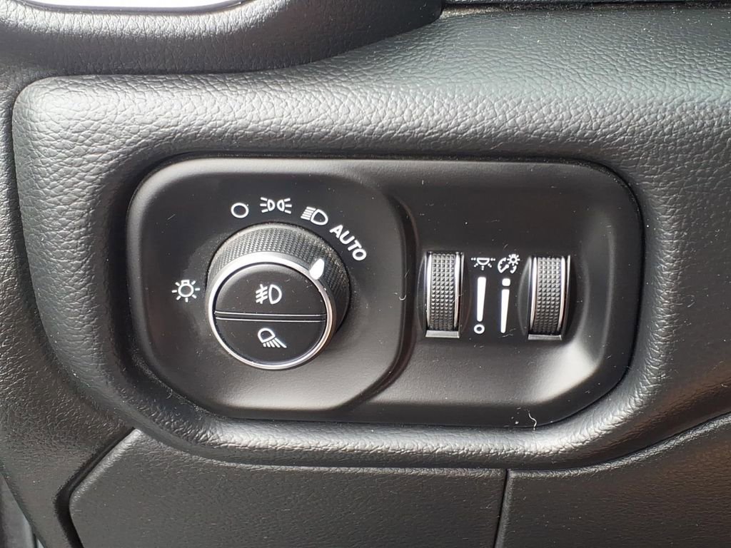 Used 2020 RAM 2500 Laramie w/ Night Edition AWD/4WD image 17