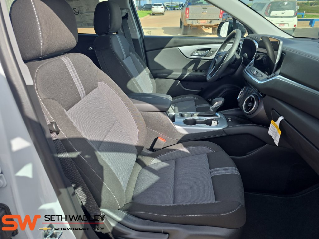 New 2026 Chevrolet Blazer LT w/ Convenience Package FWD image 10